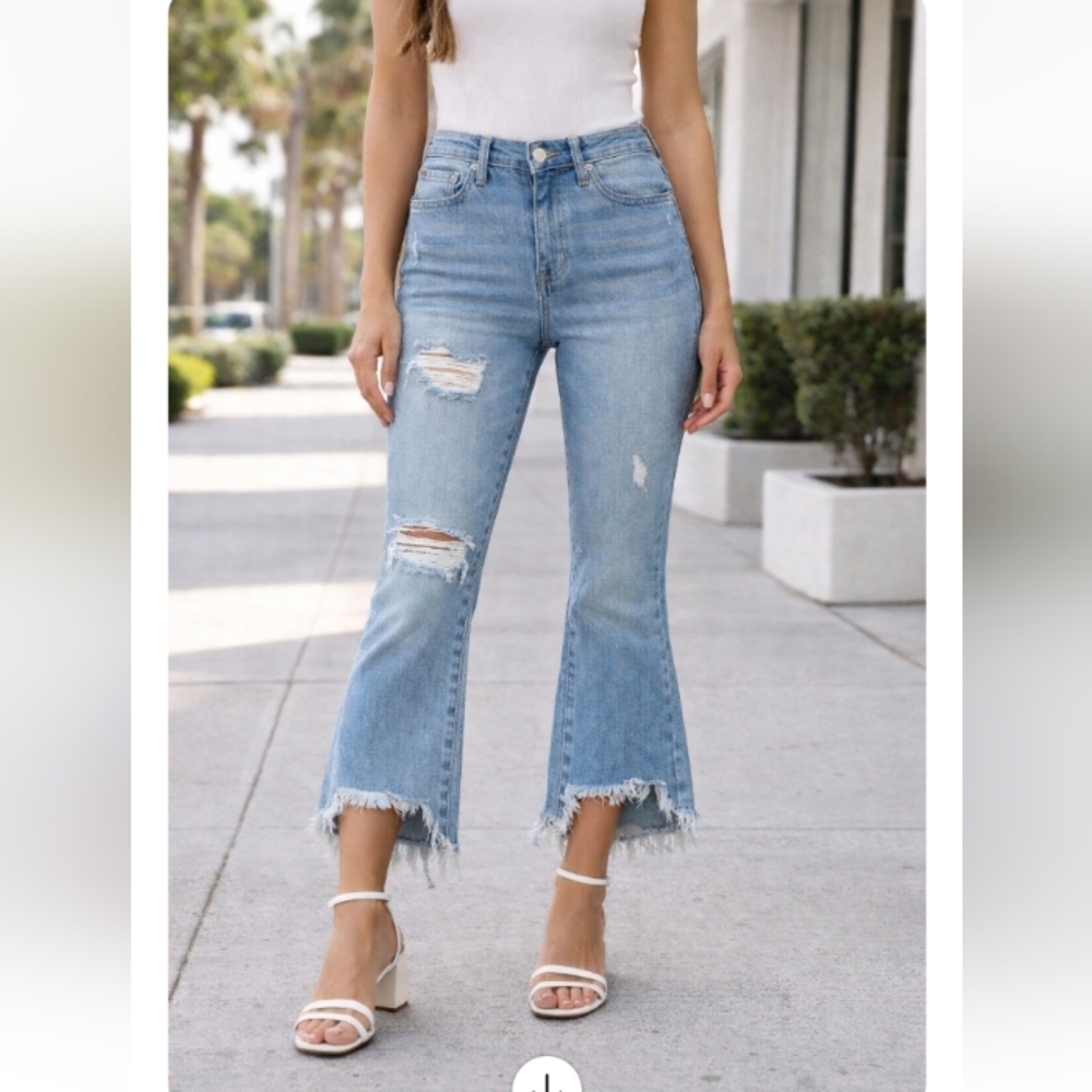 Hidden Jeans “Happi” Distressed Cropped Flare Raw Hem | Size 28 | High Rise